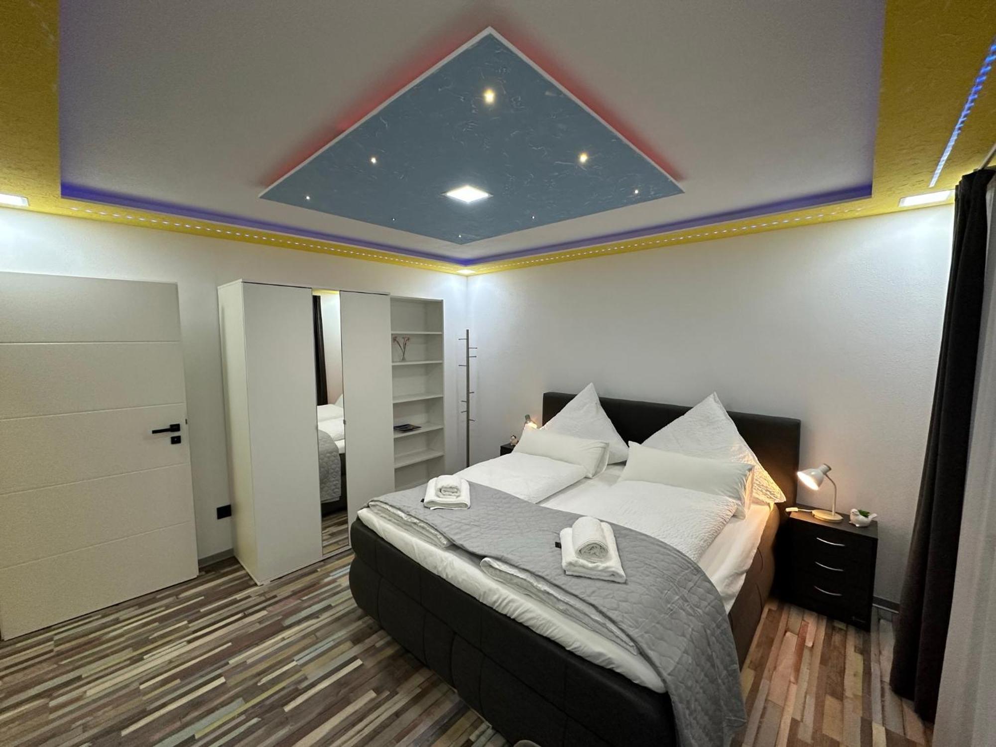 Modern Apartments Neuburg P - Top - 2 Zimmer, Komfort, Balkon, Wi-Fi, Smart Tv, Grosse Dusche, Kueche Neuburg an Der Donau Exteriör bild